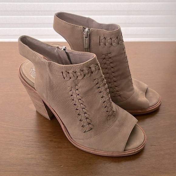 Vince Camuto Katri Gladiator Peep Toe, Size 8, Tan - Picture 3 of 10